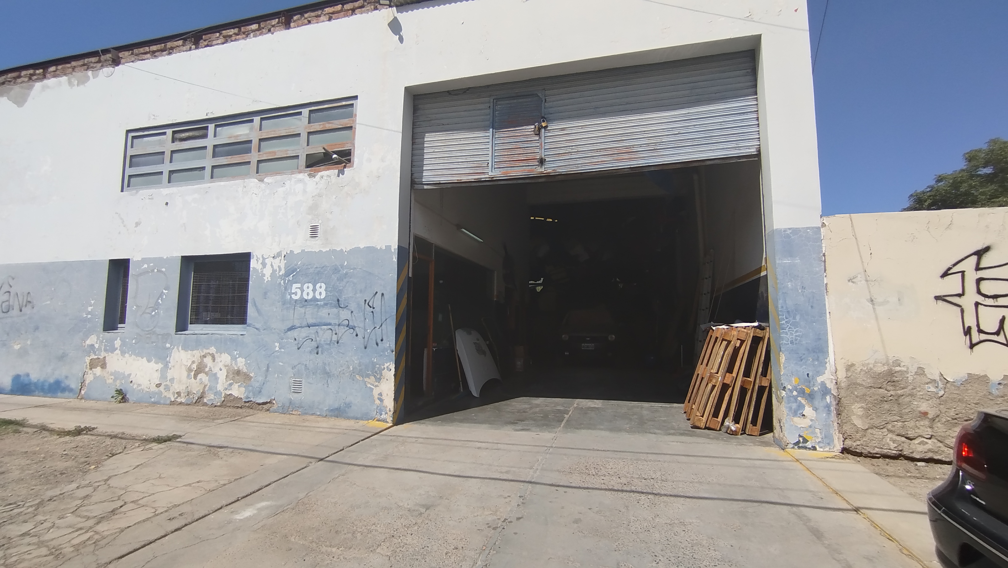 Galpón en venta sobre terreno de 992 m2 apto desarrollo