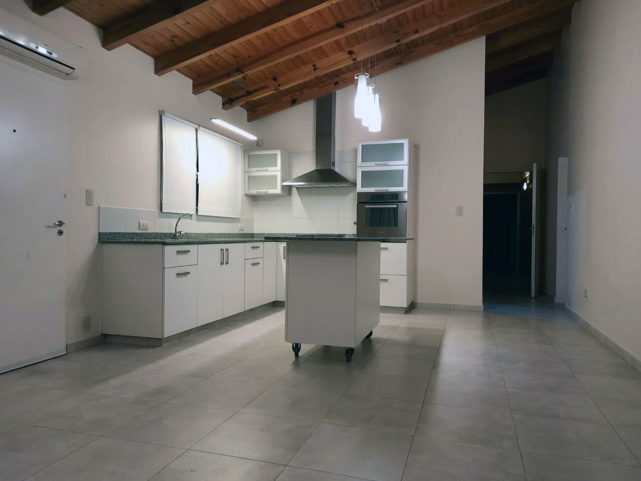 Casa en venta 3 dormitorios con parrilla, patio y cochera