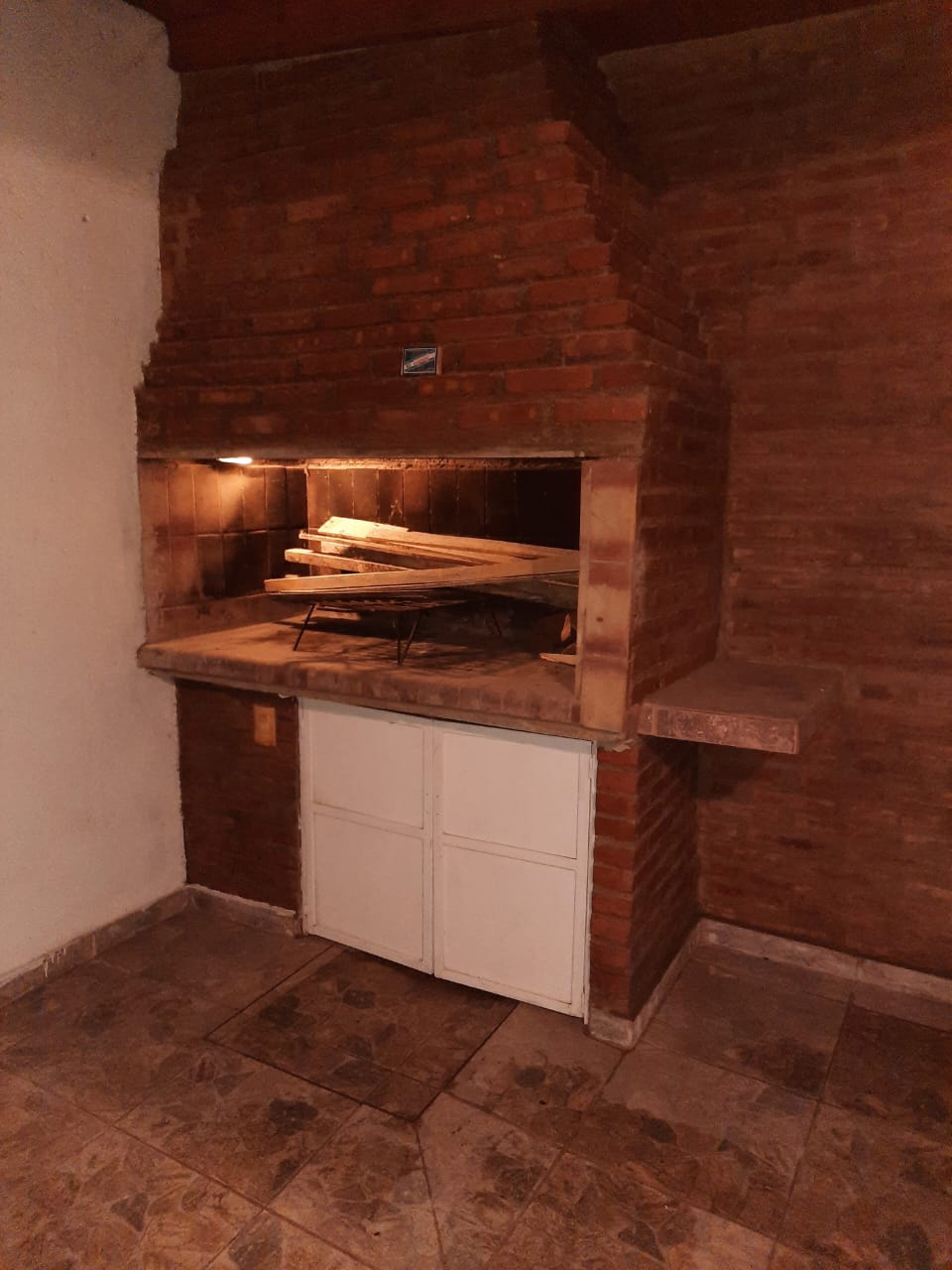 Casa en venta 3 dormitorios con parrilla, patio y cochera - foto 4