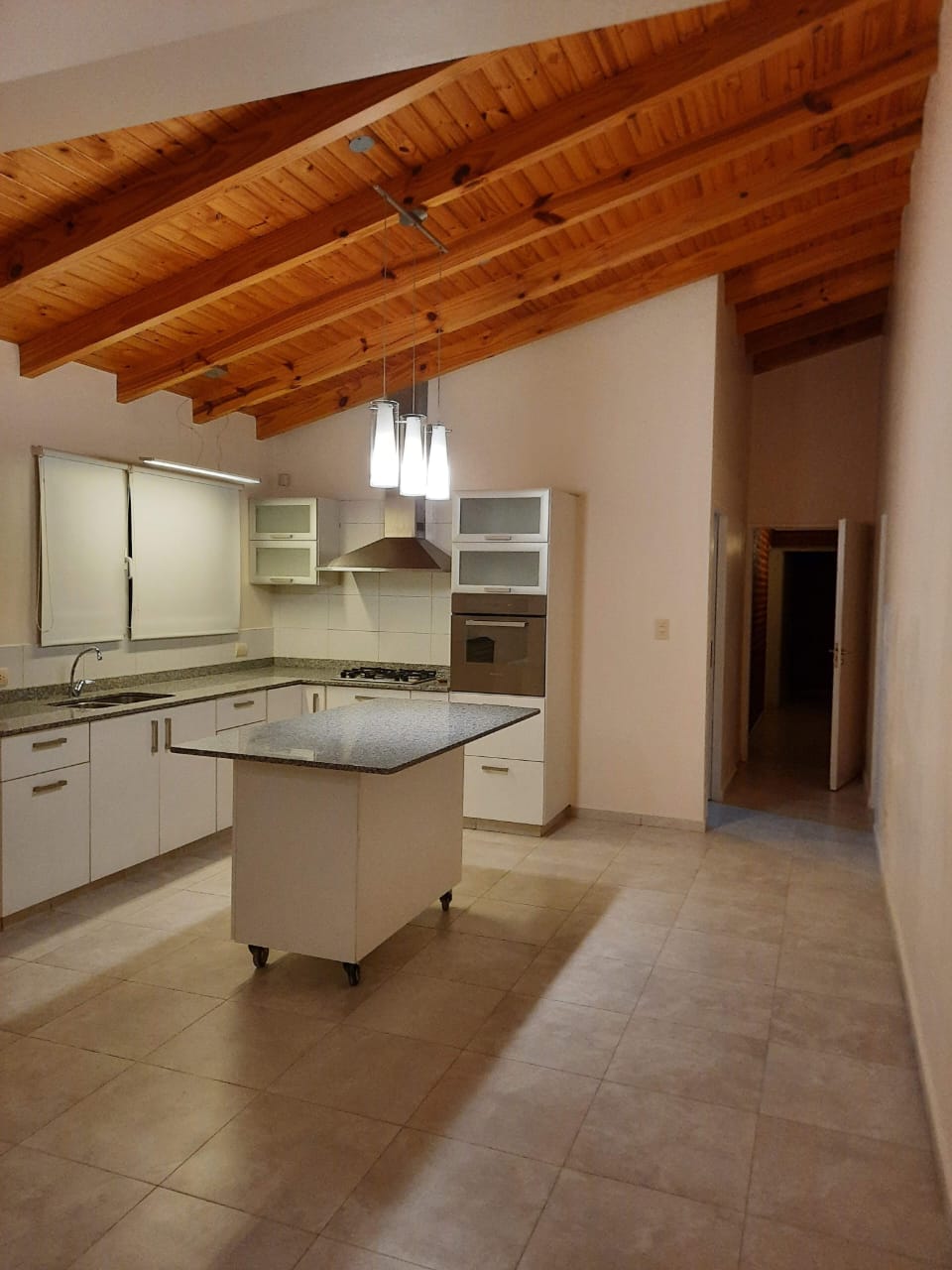 Casa en venta 3 dormitorios con parrilla, patio y cochera - foto 13