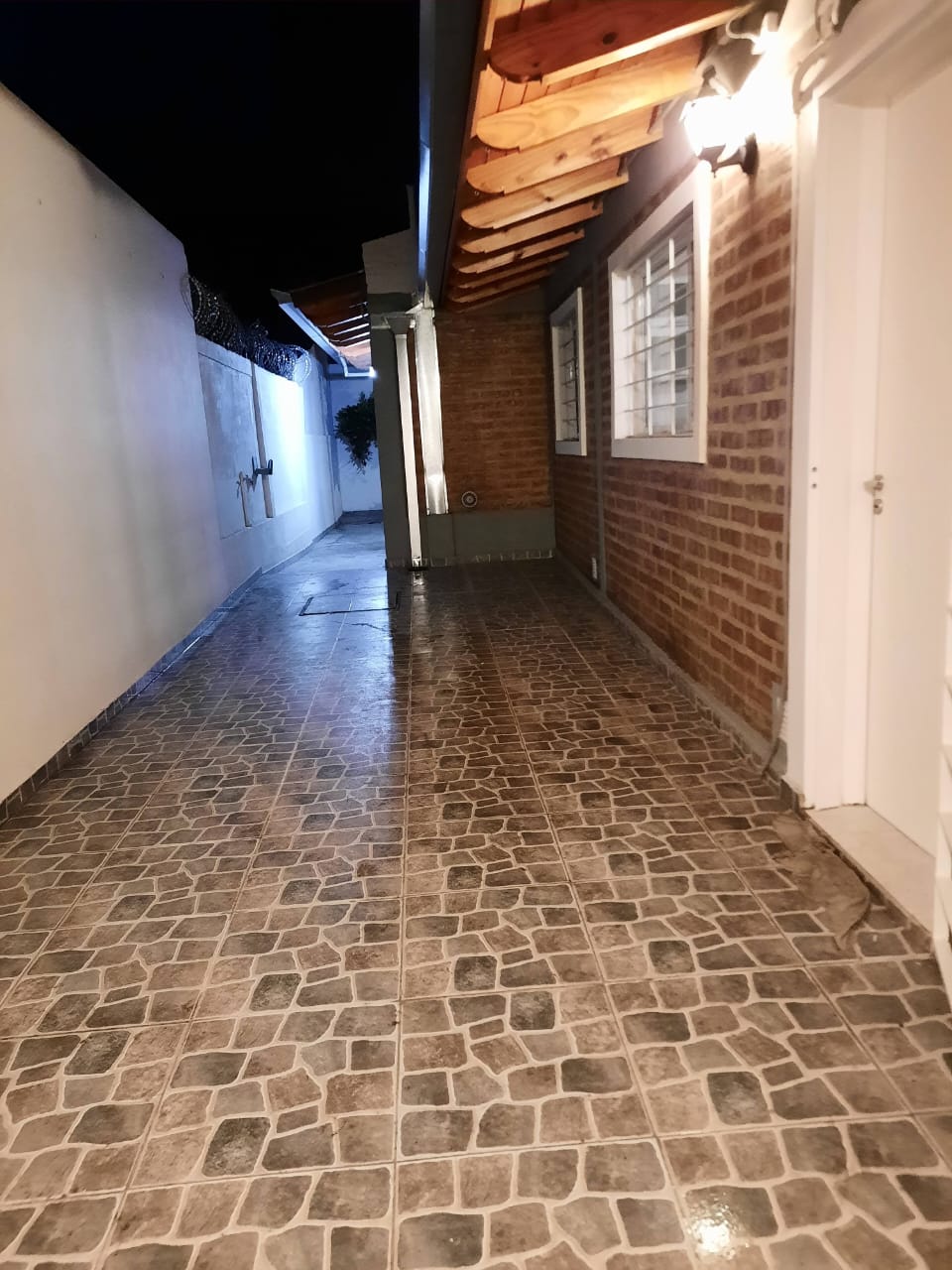 Casa en venta 3 dormitorios con parrilla, patio y cochera - foto 20
