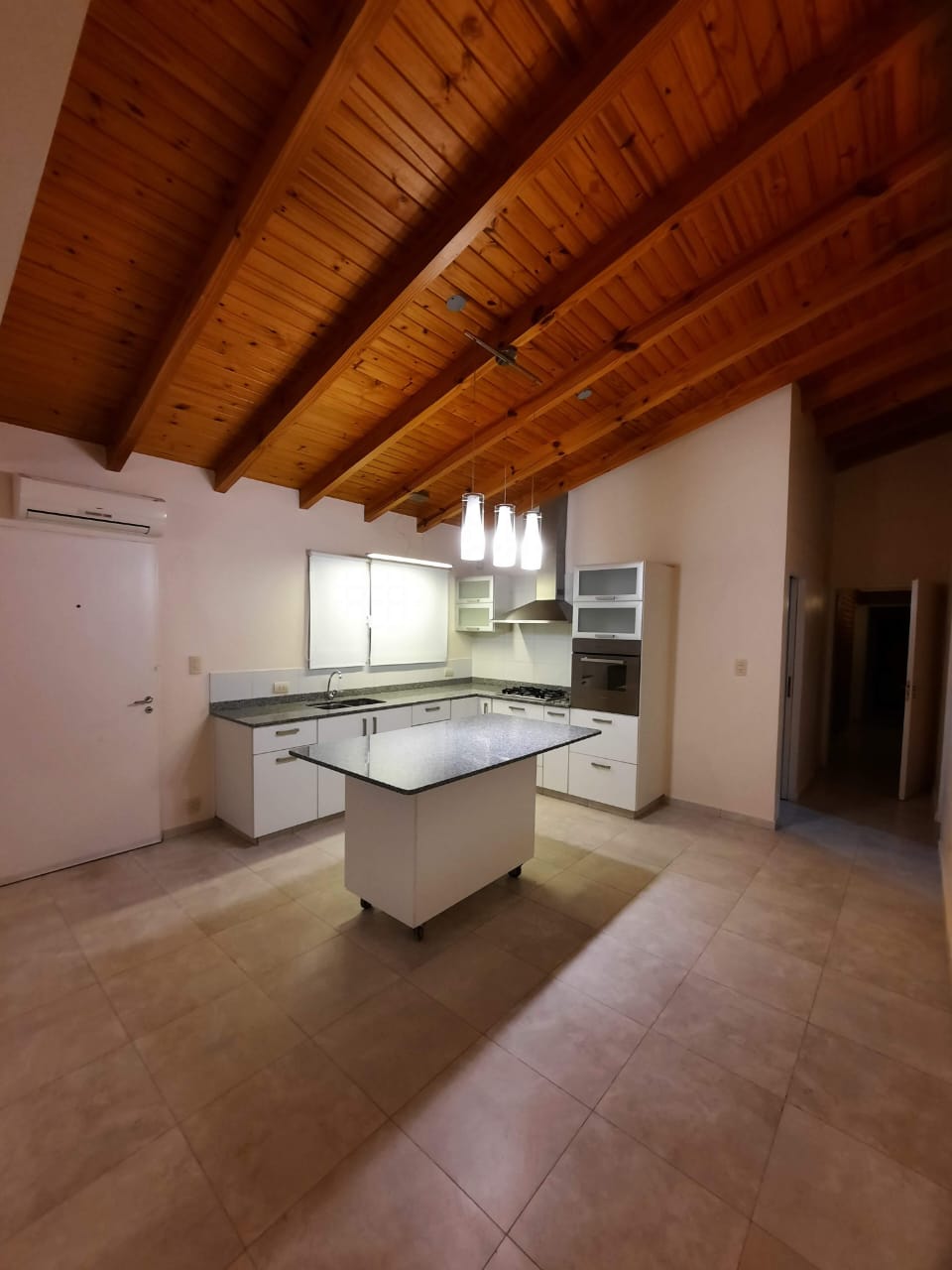 Casa en venta 3 dormitorios con parrilla, patio y cochera - foto 22