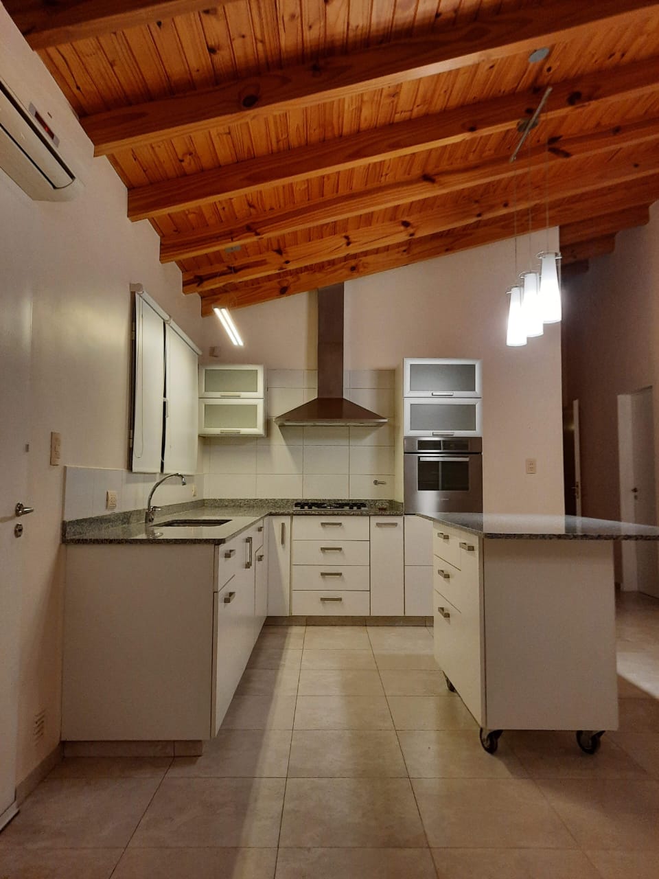 Casa en venta 3 dormitorios con parrilla, patio y cochera - foto 30