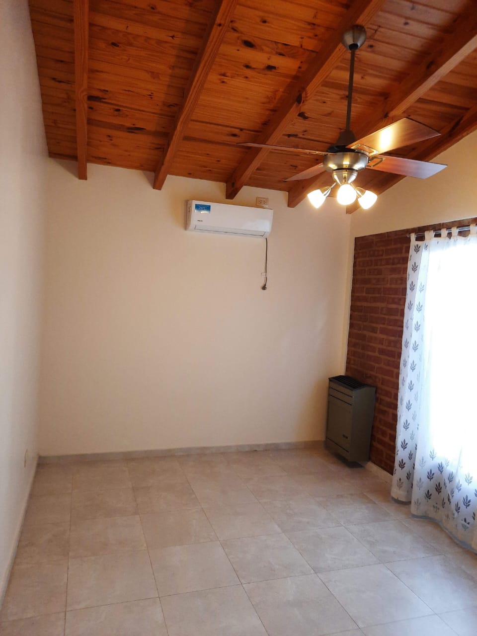 Casa en venta 3 dormitorios con parrilla, patio y cochera - foto 32