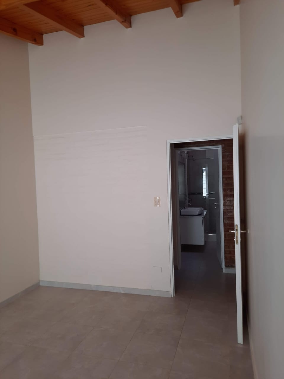 Casa en venta 3 dormitorios con parrilla, patio y cochera - foto 33
